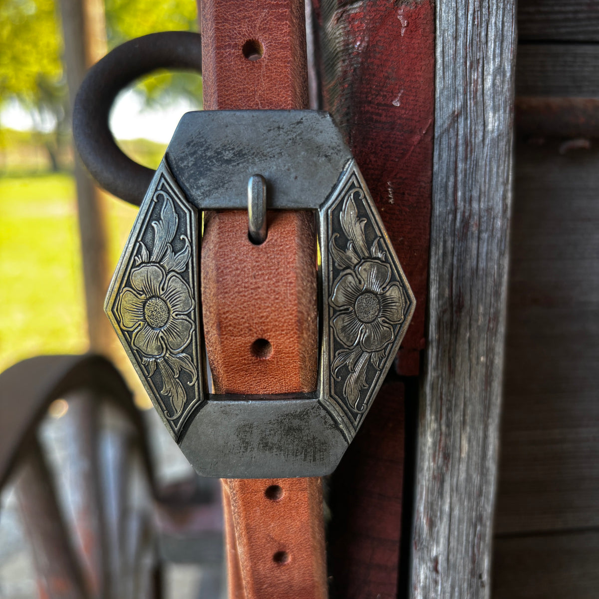 CL Split Ear w/ Diamond Buckle - Prairie Rose Engraving